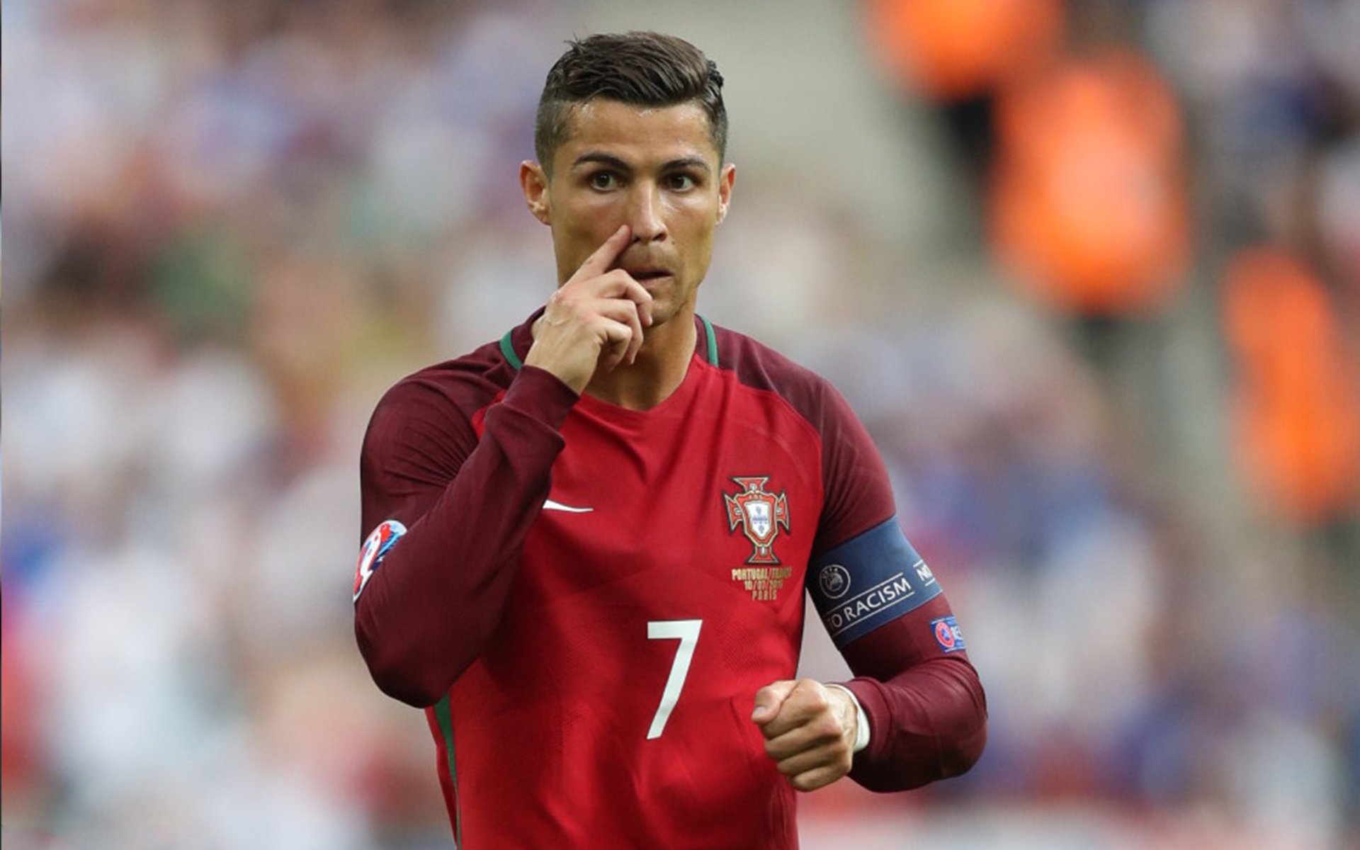 战术创新：教练如何带来球队新变化？，足球战术教练