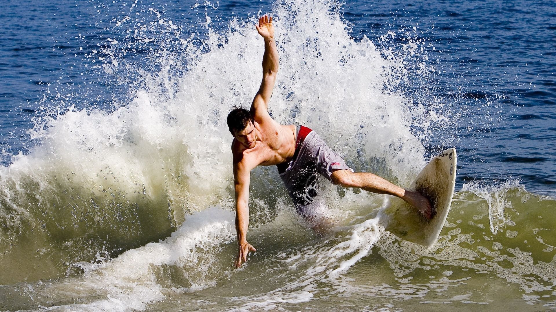 随着阿森纳2-0领跑，曼联2-2，利物浦2-0，曼联3-2利物浦,一直逆转一直爽